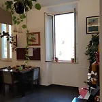 Garbatella-sotto L'arco Del Lotto 28 * Rom